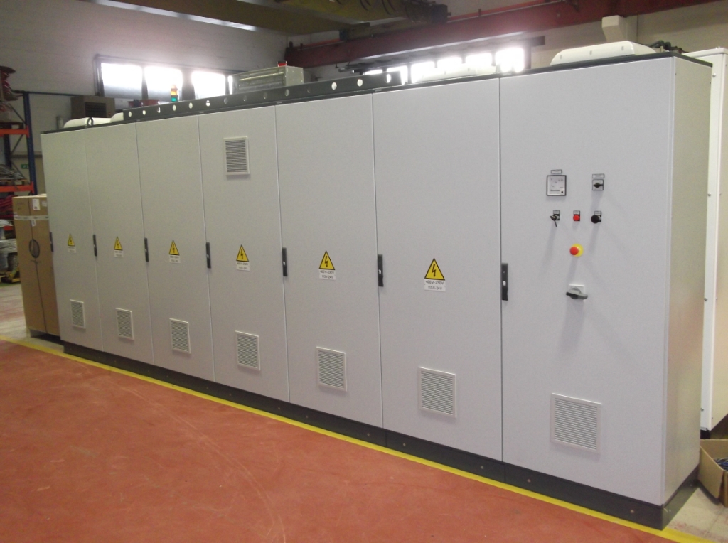 Linea di spianatura della lamiera presso LDM S.R.L.