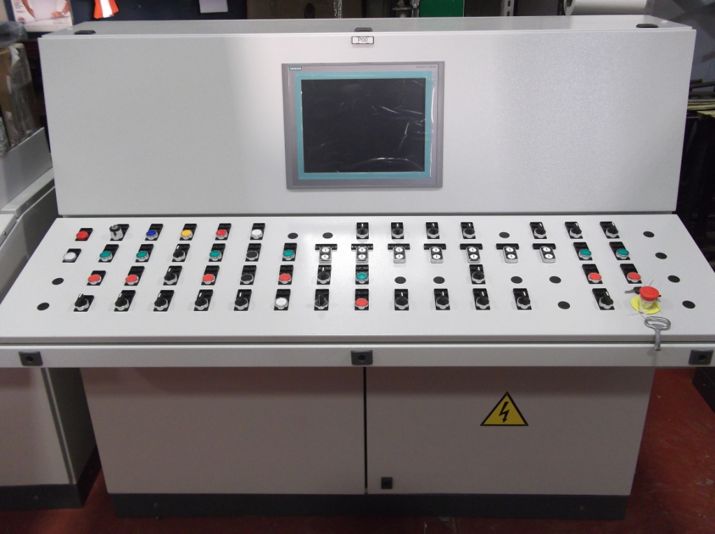 Linea di spianatura della lamiera presso LDM S.R.L.