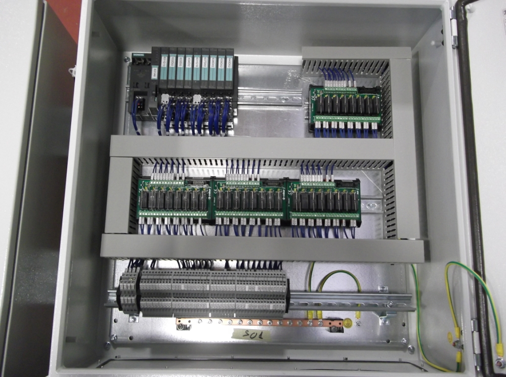 Linea di spianatura della lamiera presso LDM S.R.L.